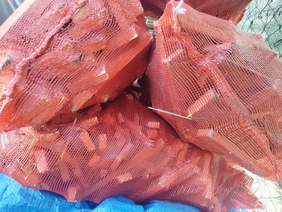 Drewno rozpałowe w workach