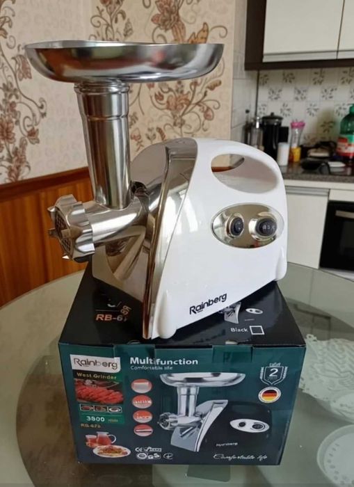 М'ясорубка електрична 3800 Вт потужна з соковижималкою насадки