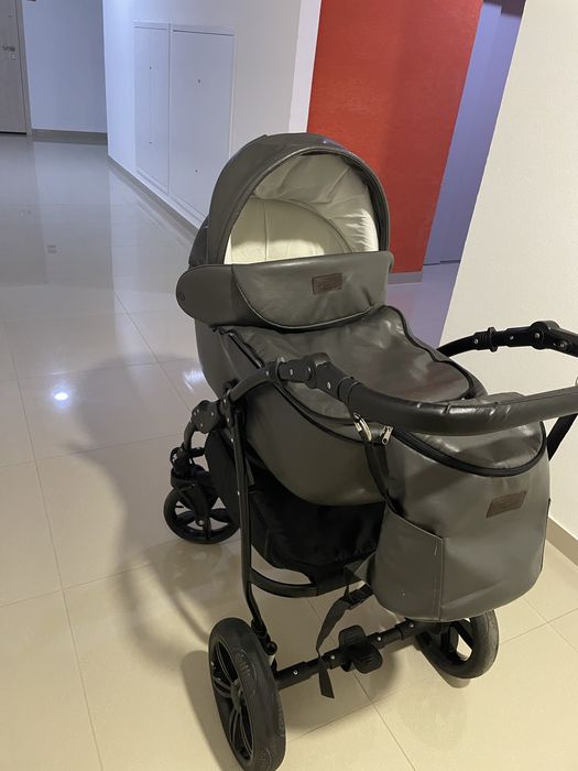 Срочно продам коляска 2в1