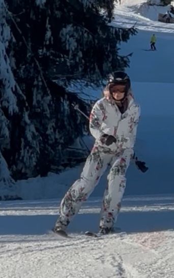 Лижний костюм — тепло, комфорт і стиль на схилі