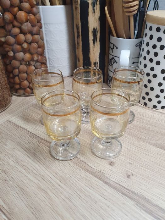 Stare kieliszki do wódki PRL złota obwodka 5 szt