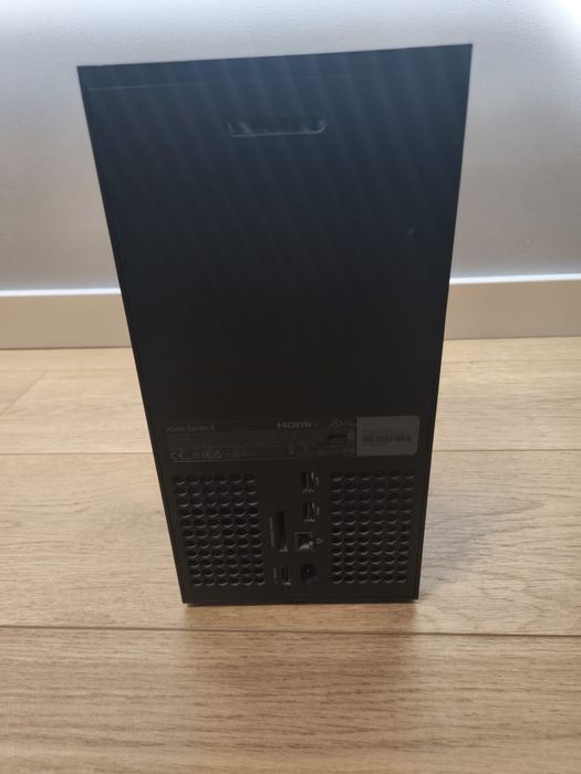 Xbox series x + gry Forza horizon 5,farming Simulator 22, farming Simulator 19