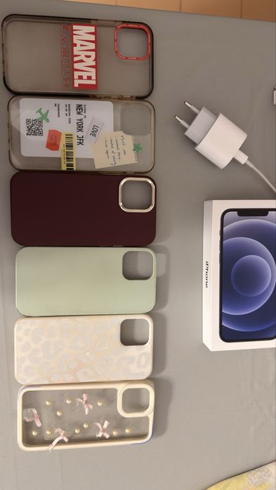 Iphone 12 64GB com caixa original e varios acessorios