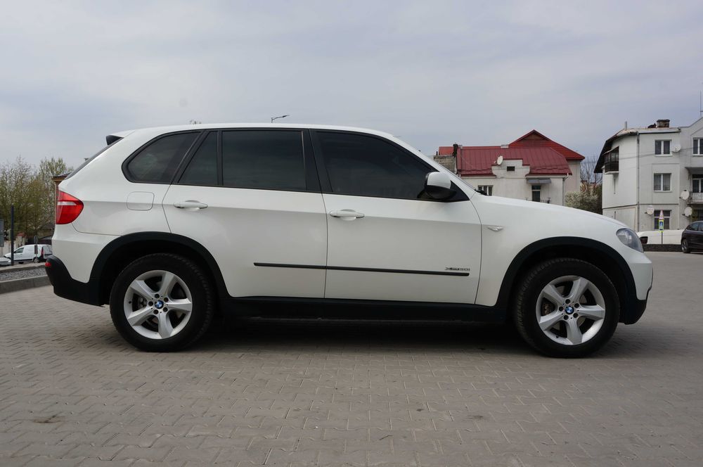 BMW X5 E70 3.0si AT