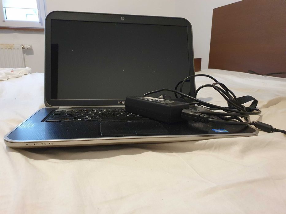 DELL Inspiron 7520