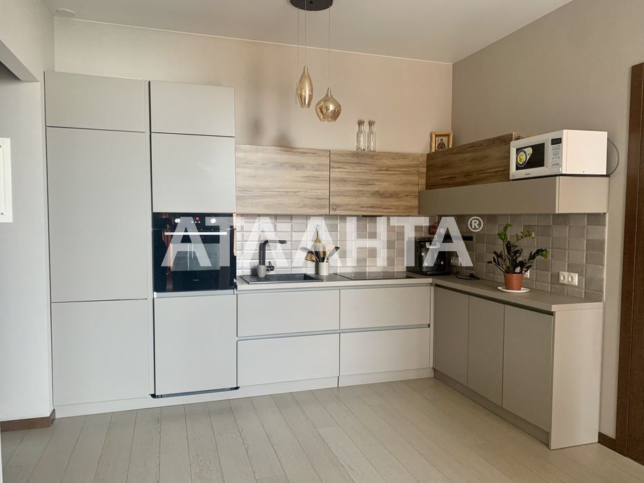 2-комнатная с ремонтом и мебелью . ЖК Француский . Вид на море .