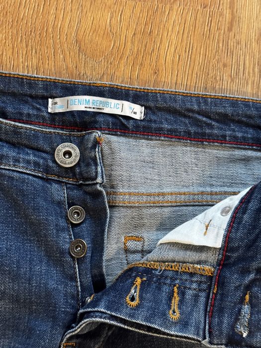 Нові чоловічі Джинси Розмір: М/32