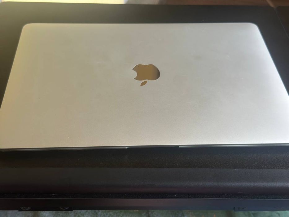 MacBook Air 13" 2019 / Core i5 / 16 GB RAM / 256 GB SSD / 76 циклів! Ідеальний