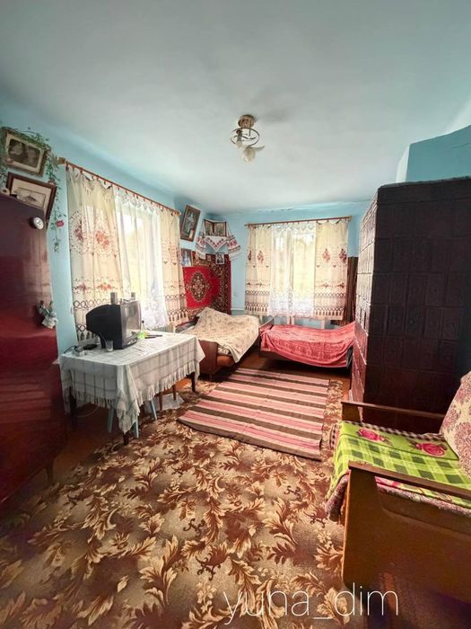 Продаж будинку з хорошим розташуванням