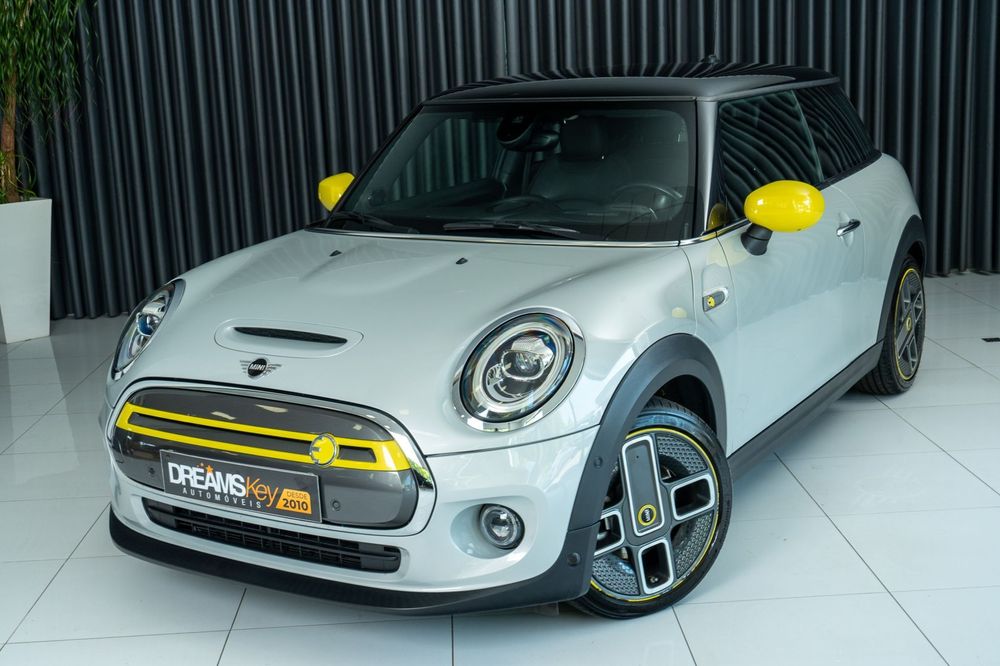MINI 3 Portas Cooper SE Premium Essential