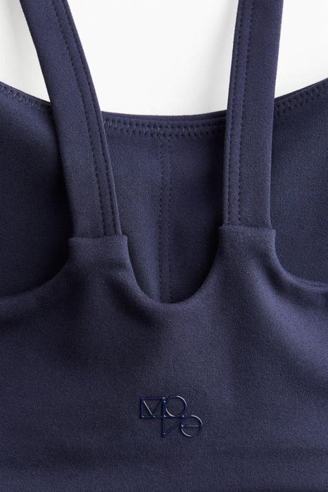 Спортивний топ з чашками