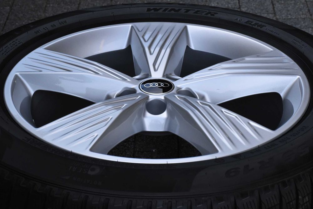 Nowe koła zimowe OEM Audi Q4 Sportback e-tron VW ID.4 ID.5 ID.6 SKODA ELROQ ENYAQ PEAQ CUPRA Tavascan 19" Pirelli
