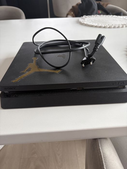 Playstation 4 Slim 1TB PS4 Slim W pelni sprawne