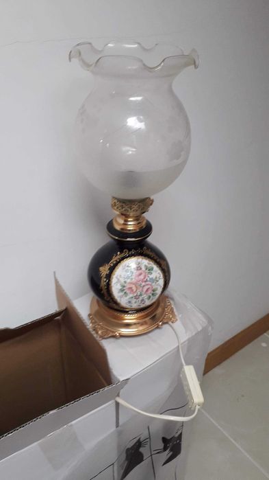 3 Candeeiros de quarto ou sala. 2 pequenos e 1 maior.