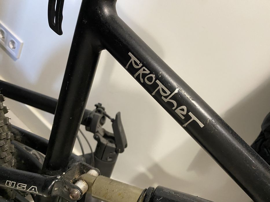 Cannondale з амортизатором Lefty