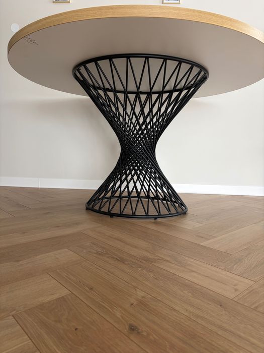 Stół okrągły metalowa nowoczesna  noga