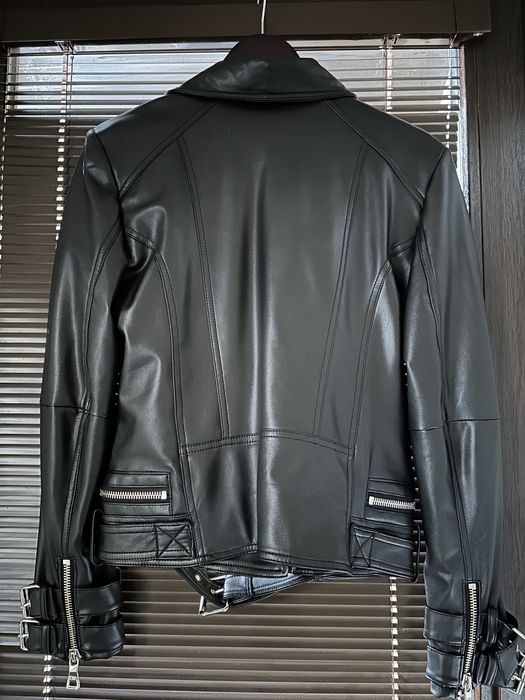 Кожанная куртка Guess