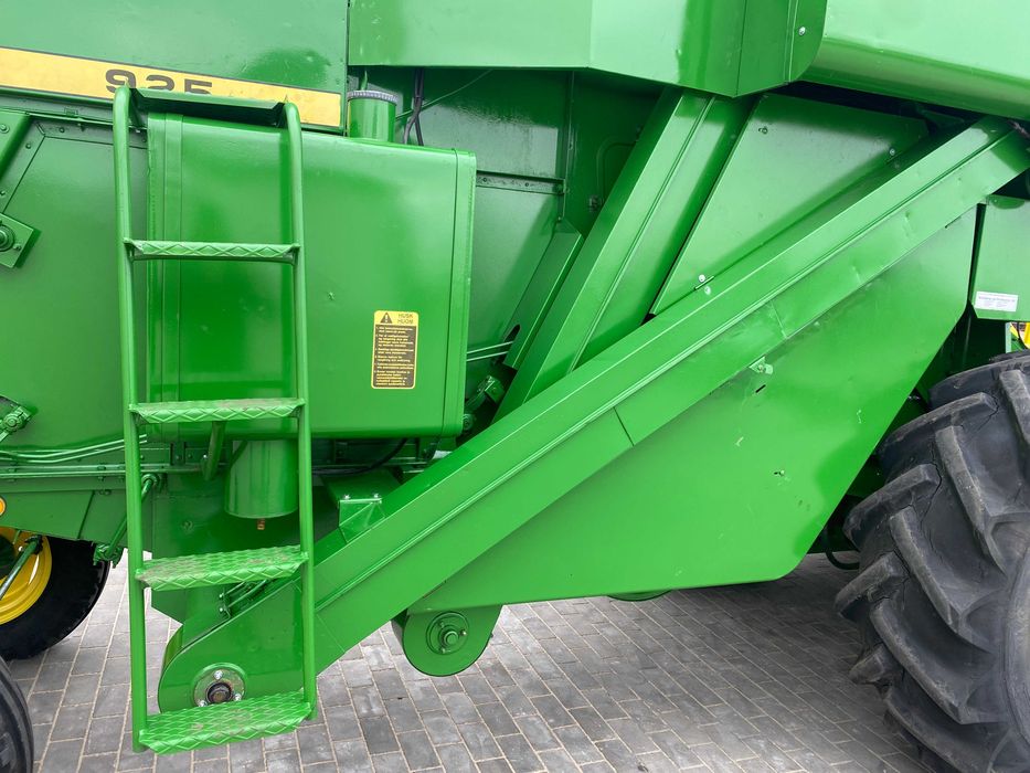комбайн John Deere 925