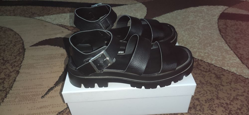 Босоніжки 41 розмір,27 см