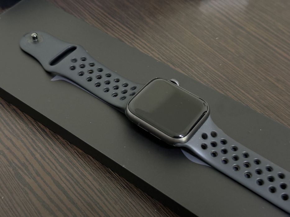 Смарт-годинник Apple Watch Nike Series 5 GPS, 40mm