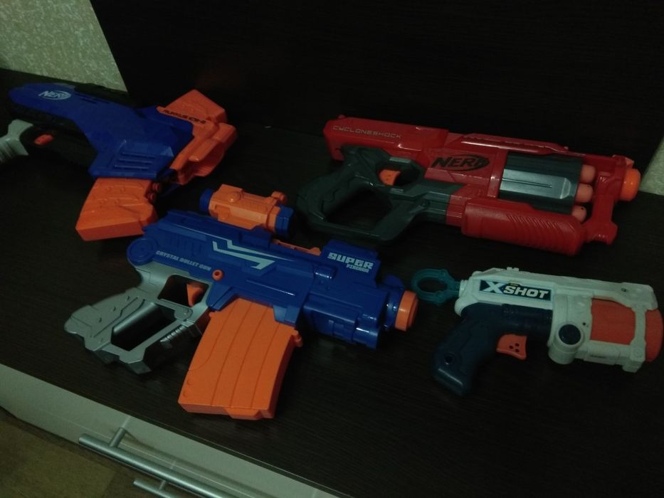 Пистолеты Nerf игрушечные
