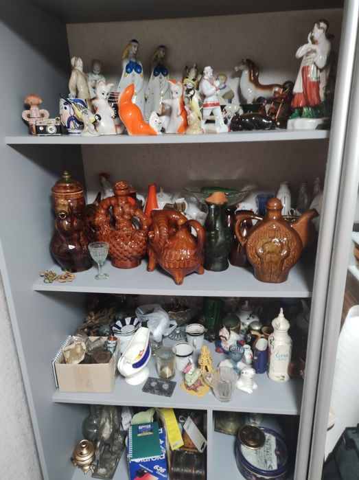 Продам давні статуетки.