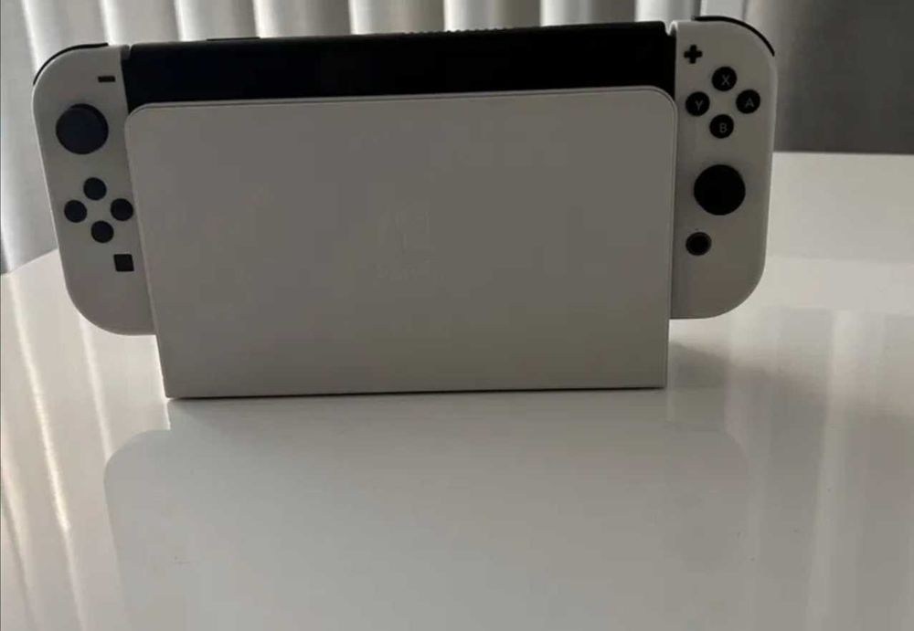 Nintendo switch OLED + 9 jogos + 2 comandos
