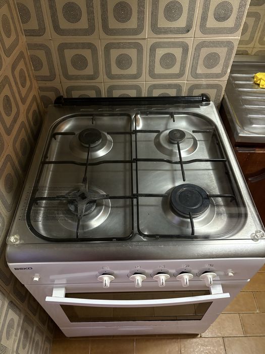 Fogão com forno Beko