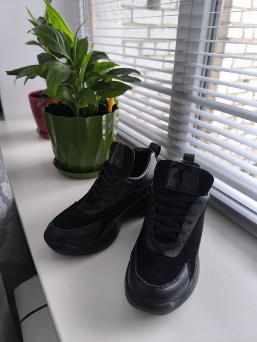 Кросівки чорні 39 розмір устілка 25 см осінні, на флісі