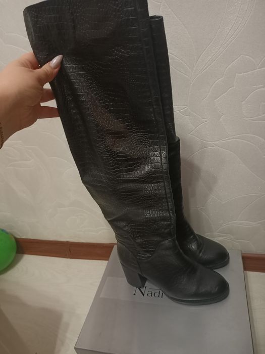 Зимние кожаные сапоги ботфорты  размер 38