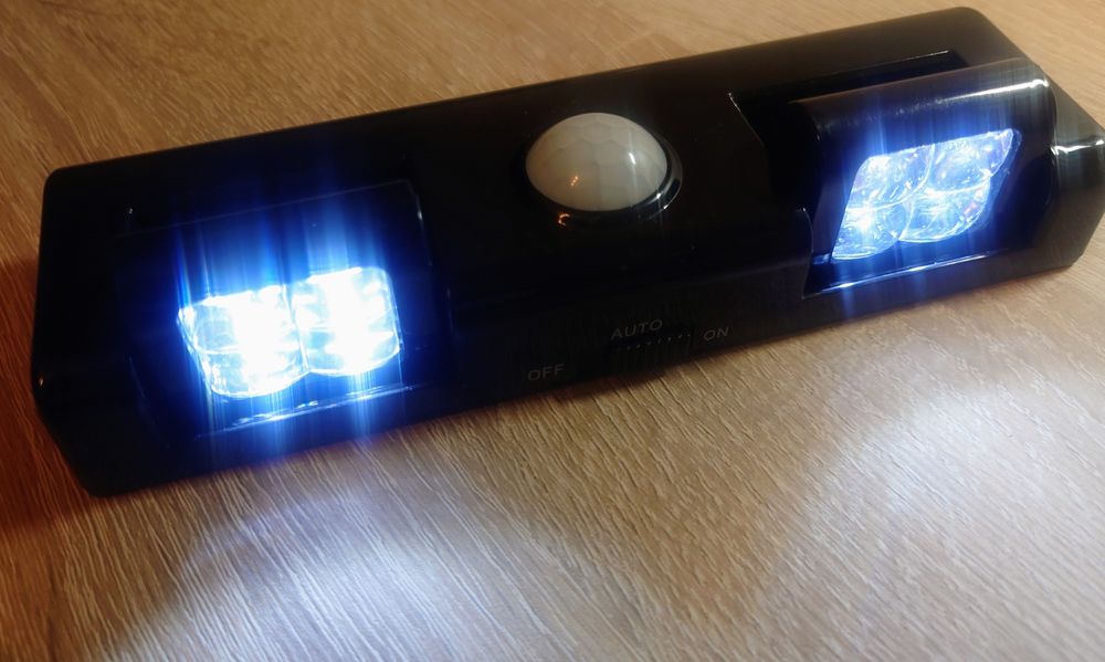 LAMPKA LED Z CZUJNIKIEM Ruchu Czarny prostokąt