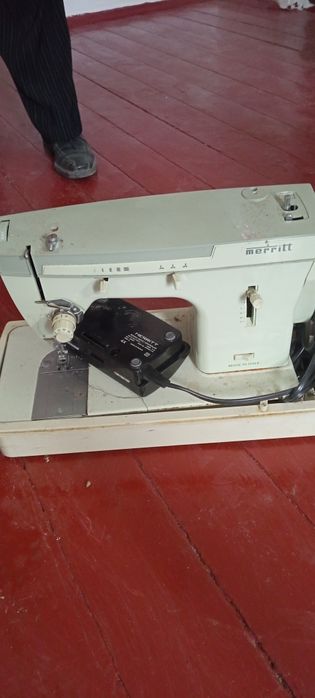 Швейна машина ,Італійського виробництва
