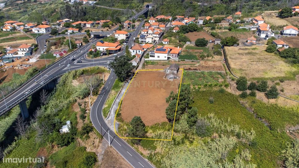 Moradia em Ruína com 1.000 m² de Terreno | Maloeira, Calheta
