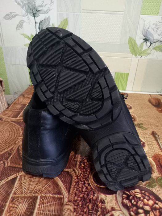 Продам мужские полуботинки