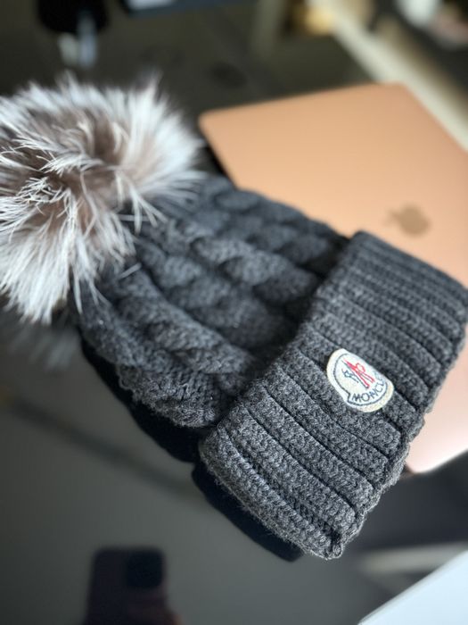 Czapka zimowa czarna pompon