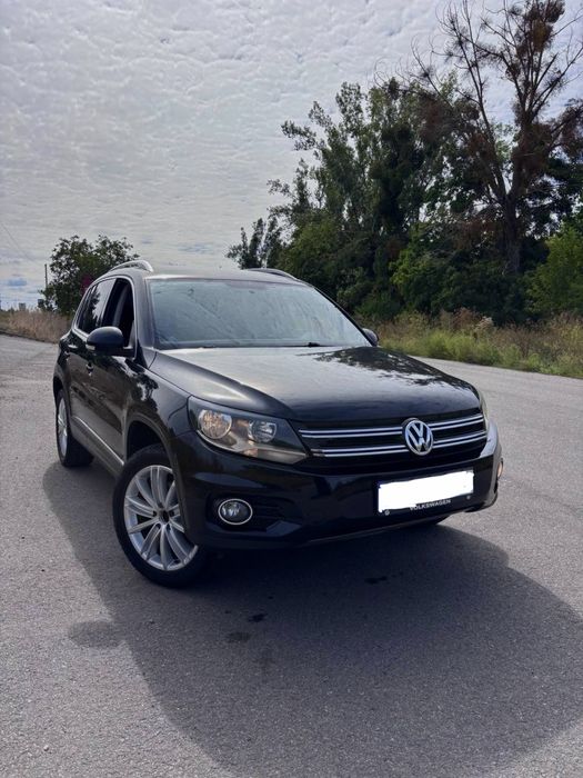 Volkswagen Tiguan SE 2013 Black 2.0L