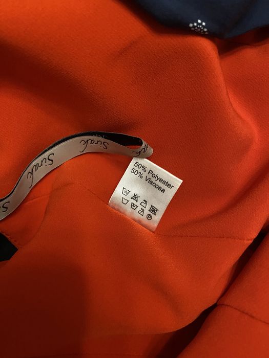 Вечернее красное платье с разрезом