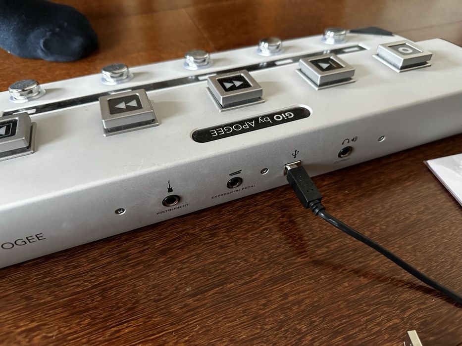 GiO USB Guitar Interface and Foot Controller para Mac