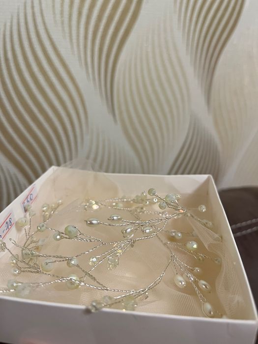 Весільна прикраса для зачіски