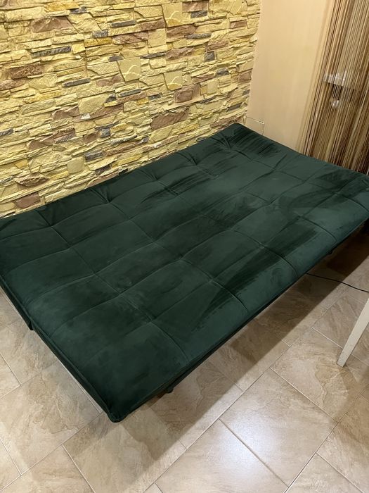 Диван розкладний майже новий