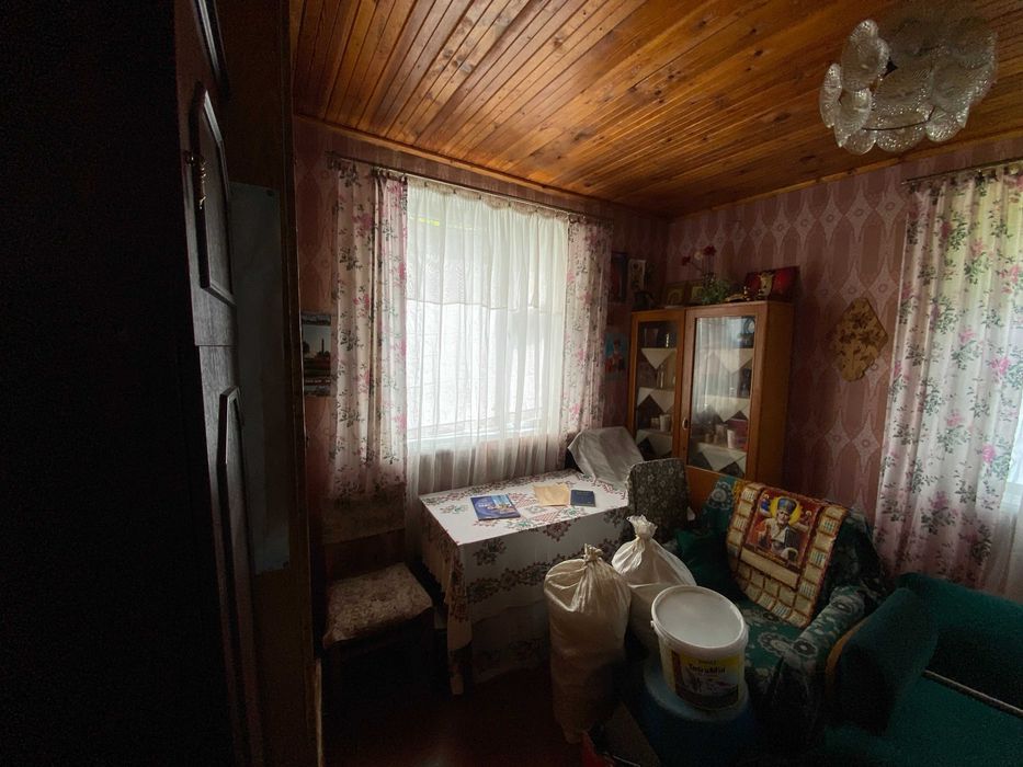 2-х поверхова дача із земельною ділянкою біля річки в с.Петрівка