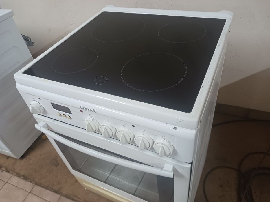 LER DESCRIÇÃO,,, fogao iletrico base dos bicos em ótimo funcionamento,