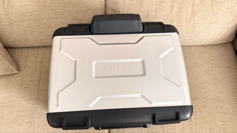 Top Case BMW com fixação