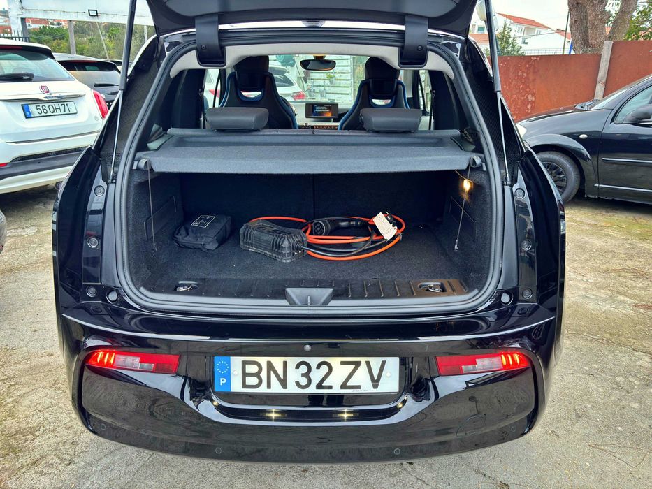 BMW i3  120Ah
53 200 km  Outubro · 2021 · IVA Discriminado