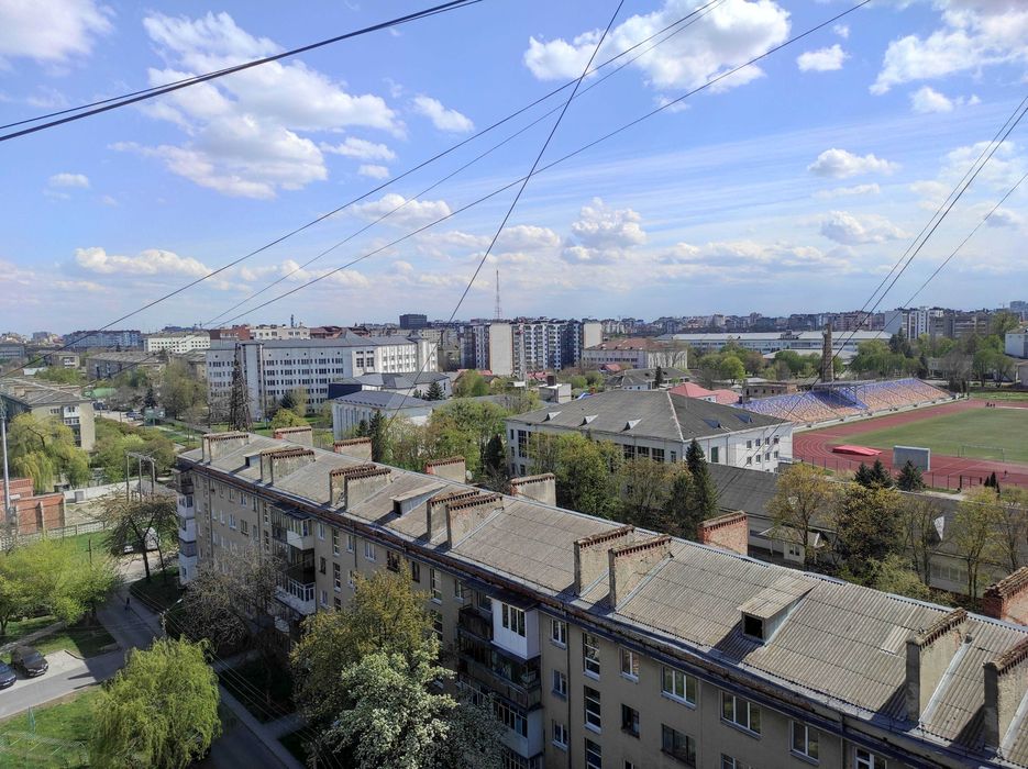 Продається видова 3-х.кім. квартира по вул. Набережна ім. В. Стефаника