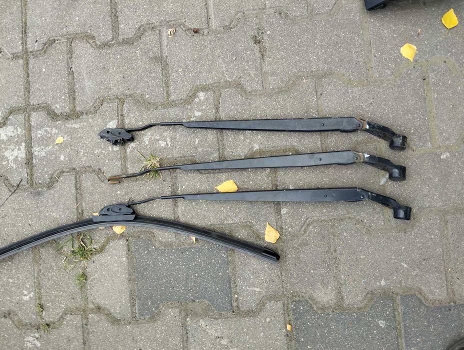 Ramię wycieraczki Toyota Prius 20