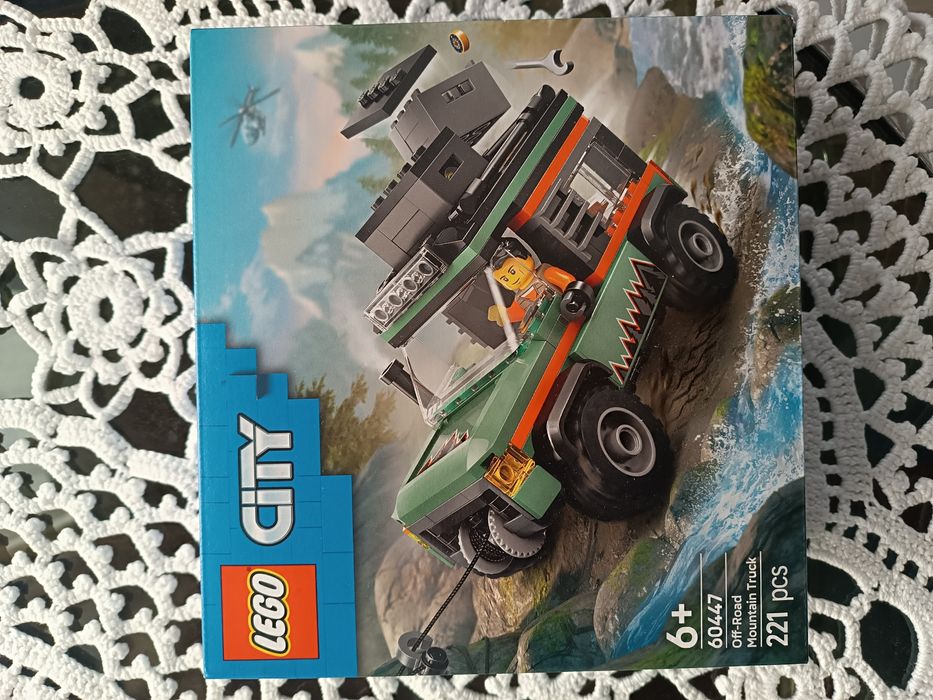 Lego carrinha todo o terreno 60447