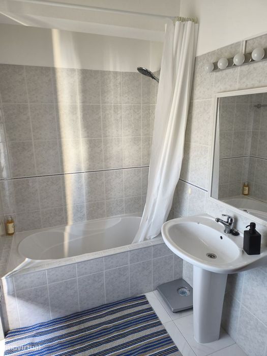 Moradia T5 com terraço e varanda em Óbidos