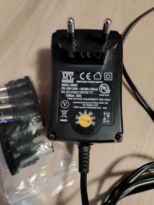 Универсальный блок питания 3 -12 в.