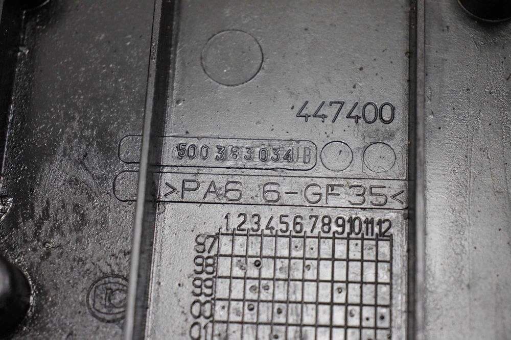Pokrywa dekiel odma obudowa 7.8 Iveco Stralis trakker cursor 8 plastik